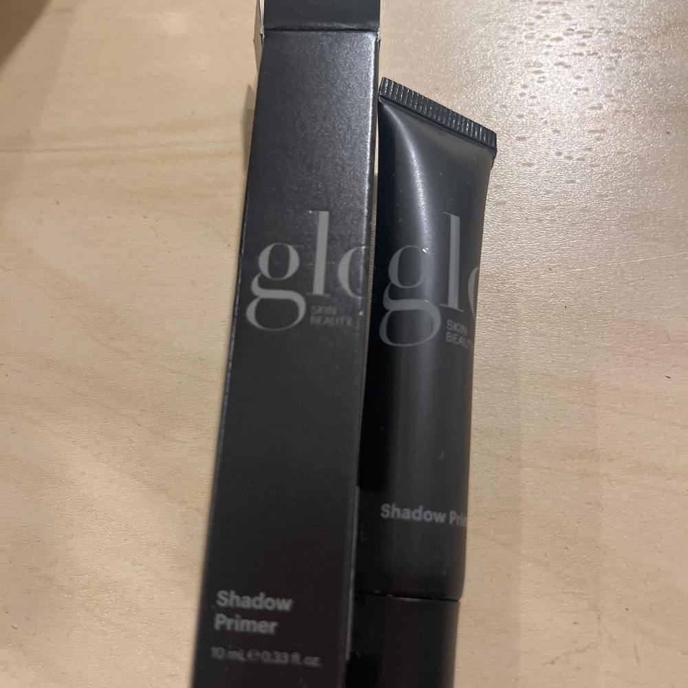 New in box Shadow primer Glo skin beauty for flawless lids